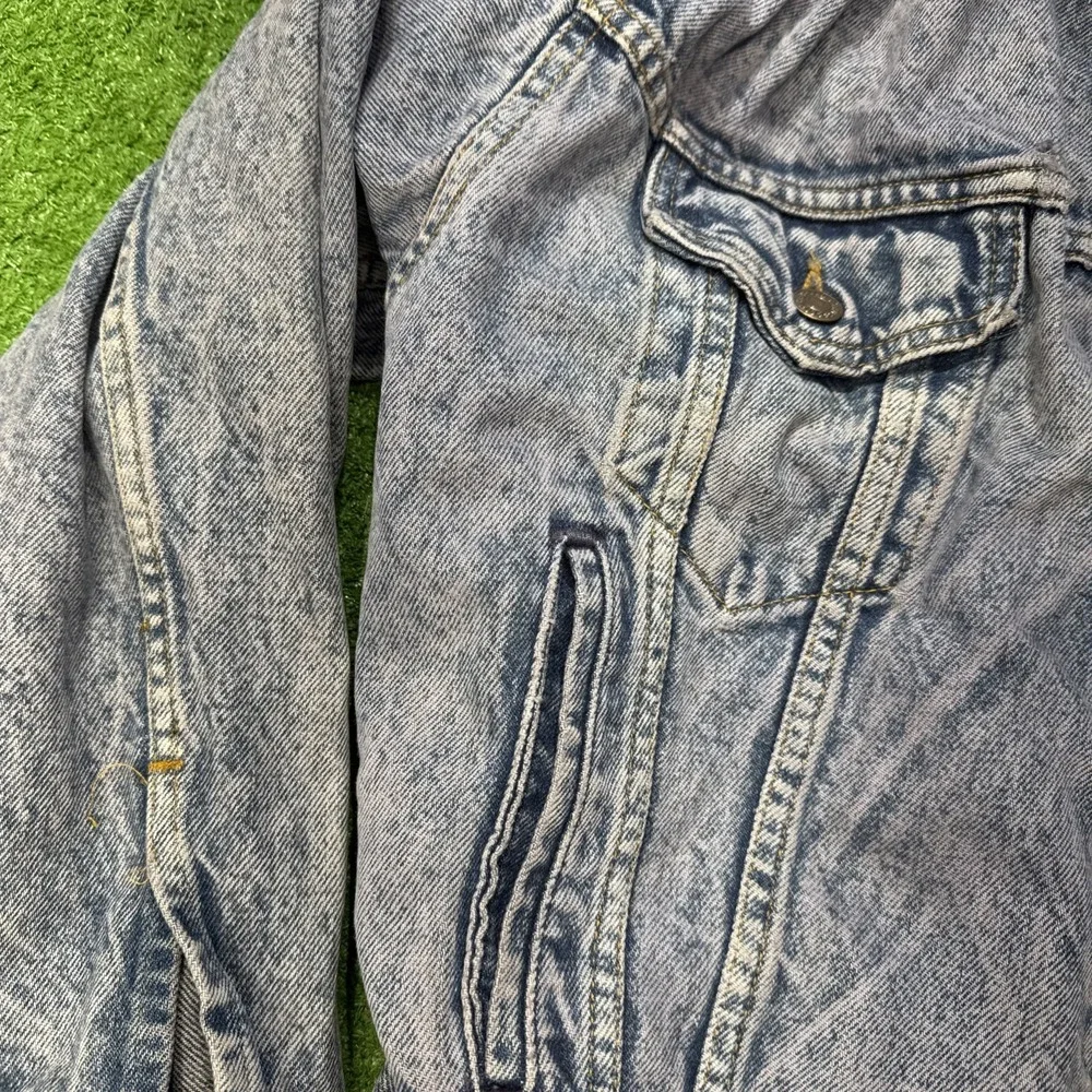 Vtg 80s-90s Levis Denim Trucker Jacket‎ Sz M Made In USA Purple Wash Indigo